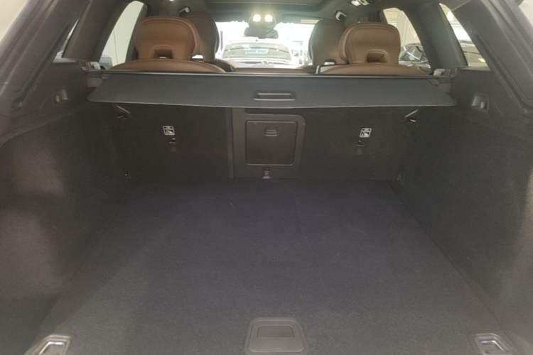 Used Volvo XC60 2025 B5 4x4 Smart Luxury Edition Trunk