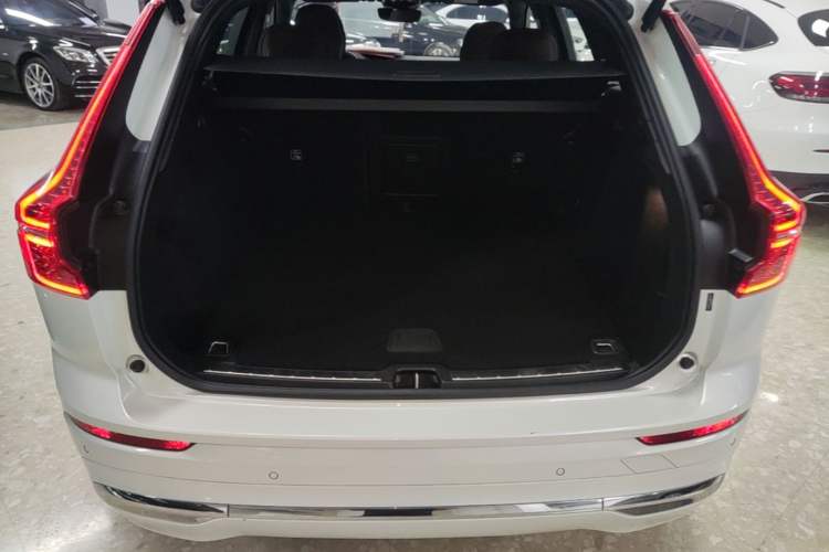 Used Volvo XC60 2025 B5 Four-Wheel Drive Smart & Advanced Luxury Edition Trunk