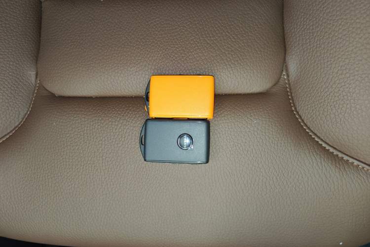 Used Volvo XC60 2025 B5 4x4 Smart Luxury Edition Vehicle Key