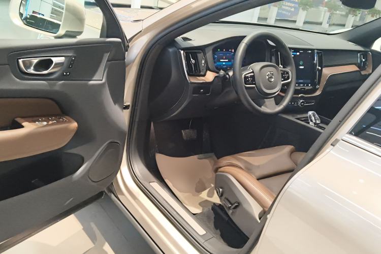 Used Volvo XC60 2025 B5 Four-Wheel Drive Smart & Advanced Luxury Edition Driver Seat