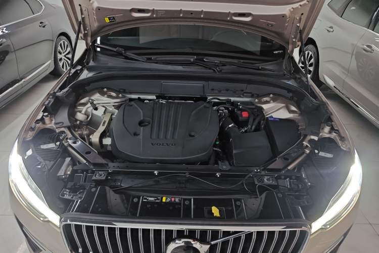 Used Volvo XC60 2025 B5 Four-Wheel Drive Smart & Advanced Luxury Edition Engine Bay