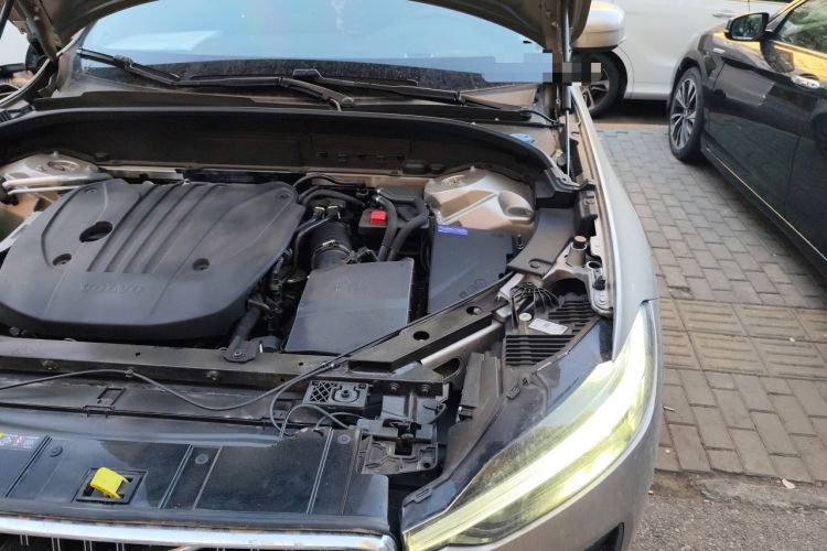 Used Volvo XC60 2025 B5 Four-Wheel Drive Smart & Advanced Luxury Edition Engine Bay Left
