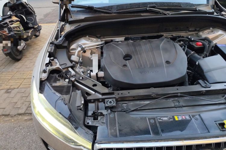 Used Volvo XC60 2025 B5 Four-Wheel Drive Smart & Advanced Luxury Edition Engine Bay Right