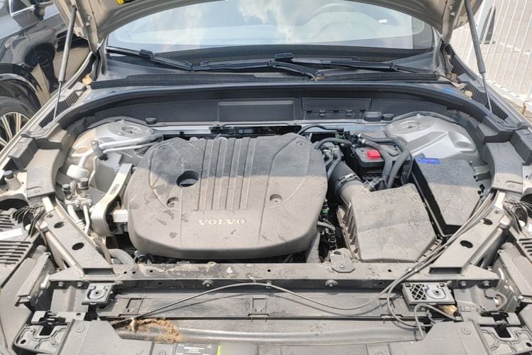 Used Volvo XC60 2025 B5 4x4 Smart Luxury Edition Engine Bay