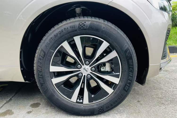 Used Volvo XC60 2025 B5 4x4 Smart Luxury Edition Exterior 10