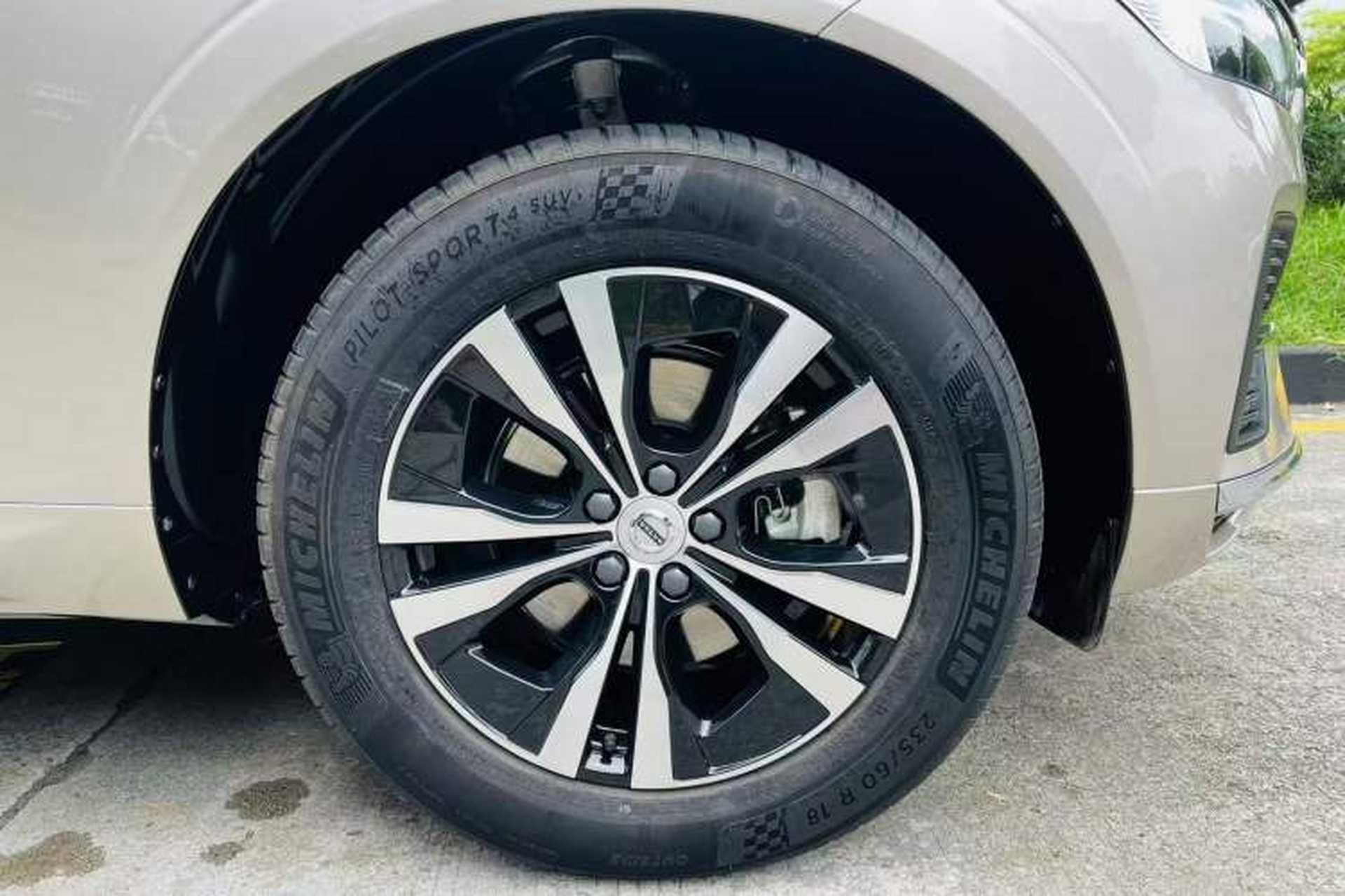 Used Volvo XC60 2025 B5 4x4 Smart Luxury Edition Exterior 10