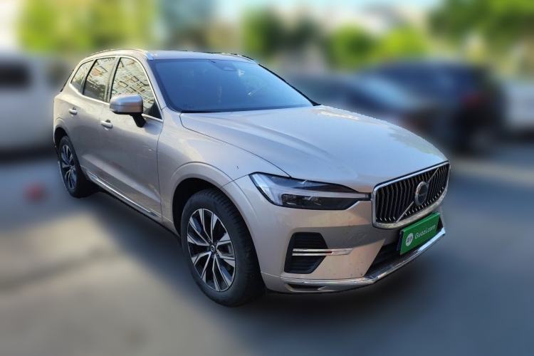 Used Volvo XC60 2025 B5 Four-Wheel Drive Smart & Advanced Luxury Edition Front Right 45 Deg