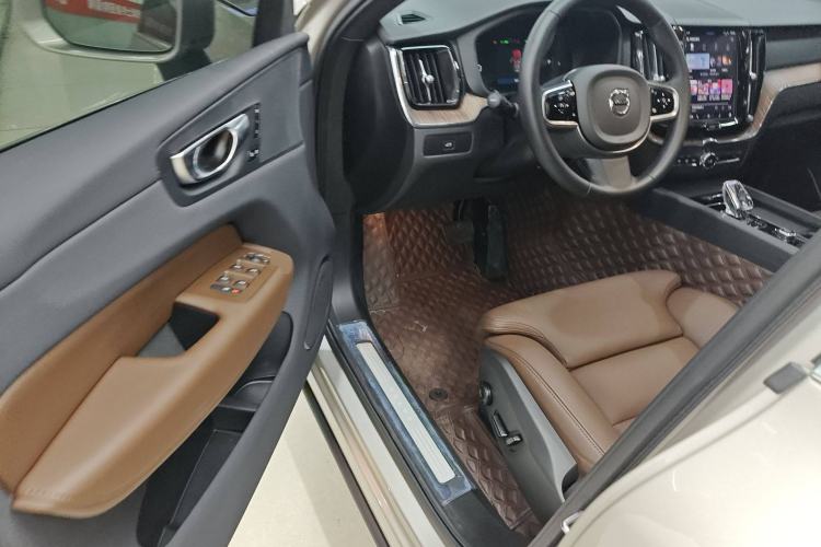 Used Volvo XC60 2025 B5 Four-Wheel Drive Smart & Advanced Luxury Edition Interior 3