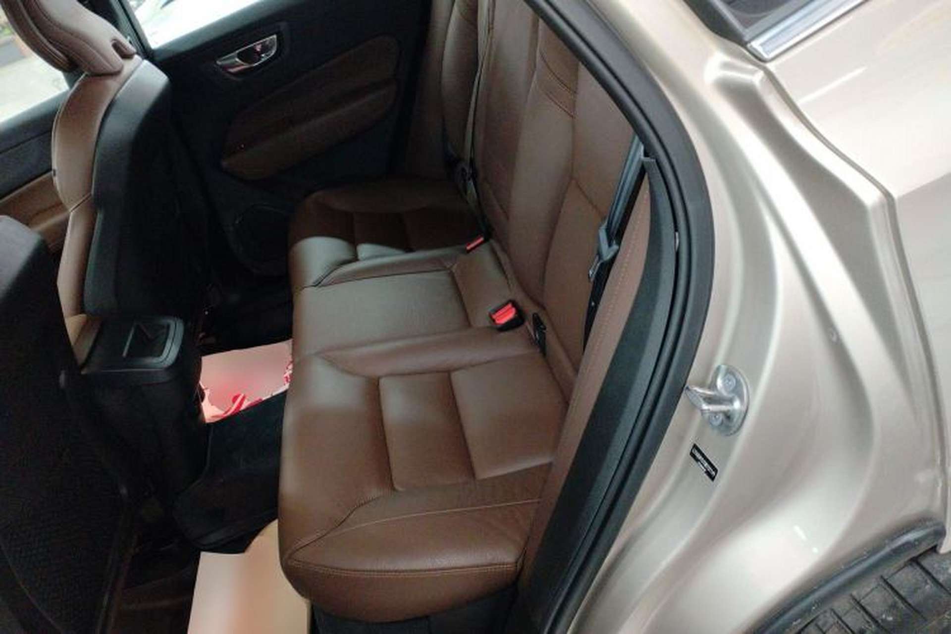 Used Volvo XC60 2025 B5 Four-Wheel Drive Smart & Advanced Luxury Edition Left Rear Seat