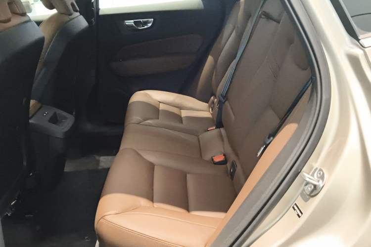 Used Volvo XC60 2025 B5 Four-Wheel Drive Smart & Advanced Luxury Edition Left Rear Seat
