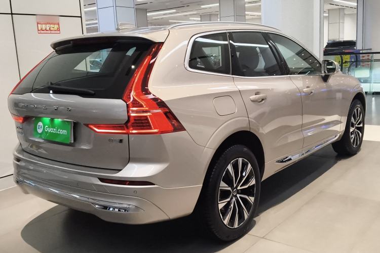 Used Volvo XC60 2025 B5 Four-Wheel Drive Smart & Advanced Luxury Edition Rear Right 45 Deg