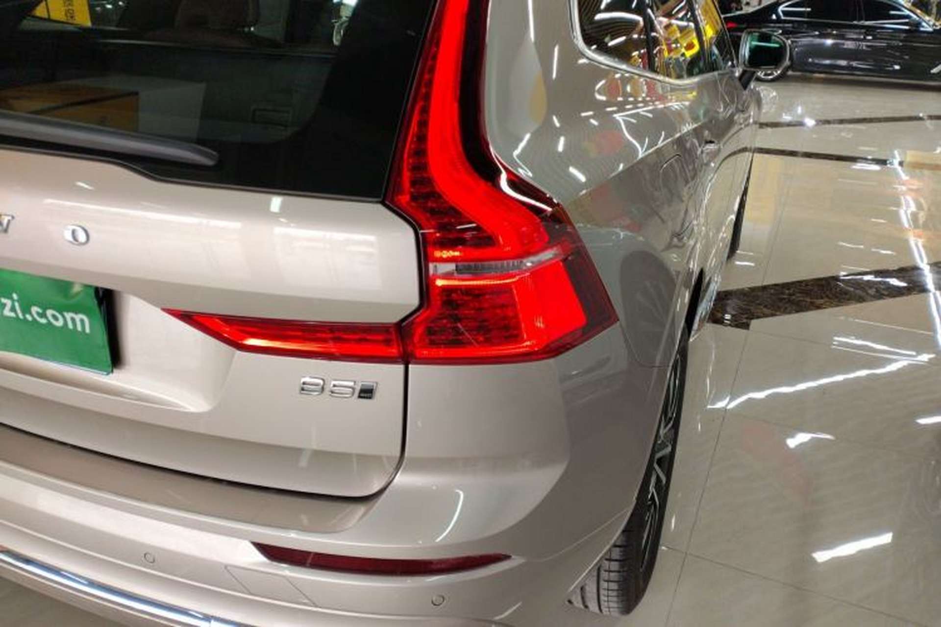 Used Volvo XC60 2025 B5 Four-Wheel Drive Smart & Advanced Luxury Edition Right Rear Taillight