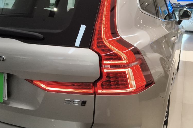 Used Volvo XC60 2025 B5 Four-Wheel Drive Smart & Advanced Luxury Edition Right Rear Taillight