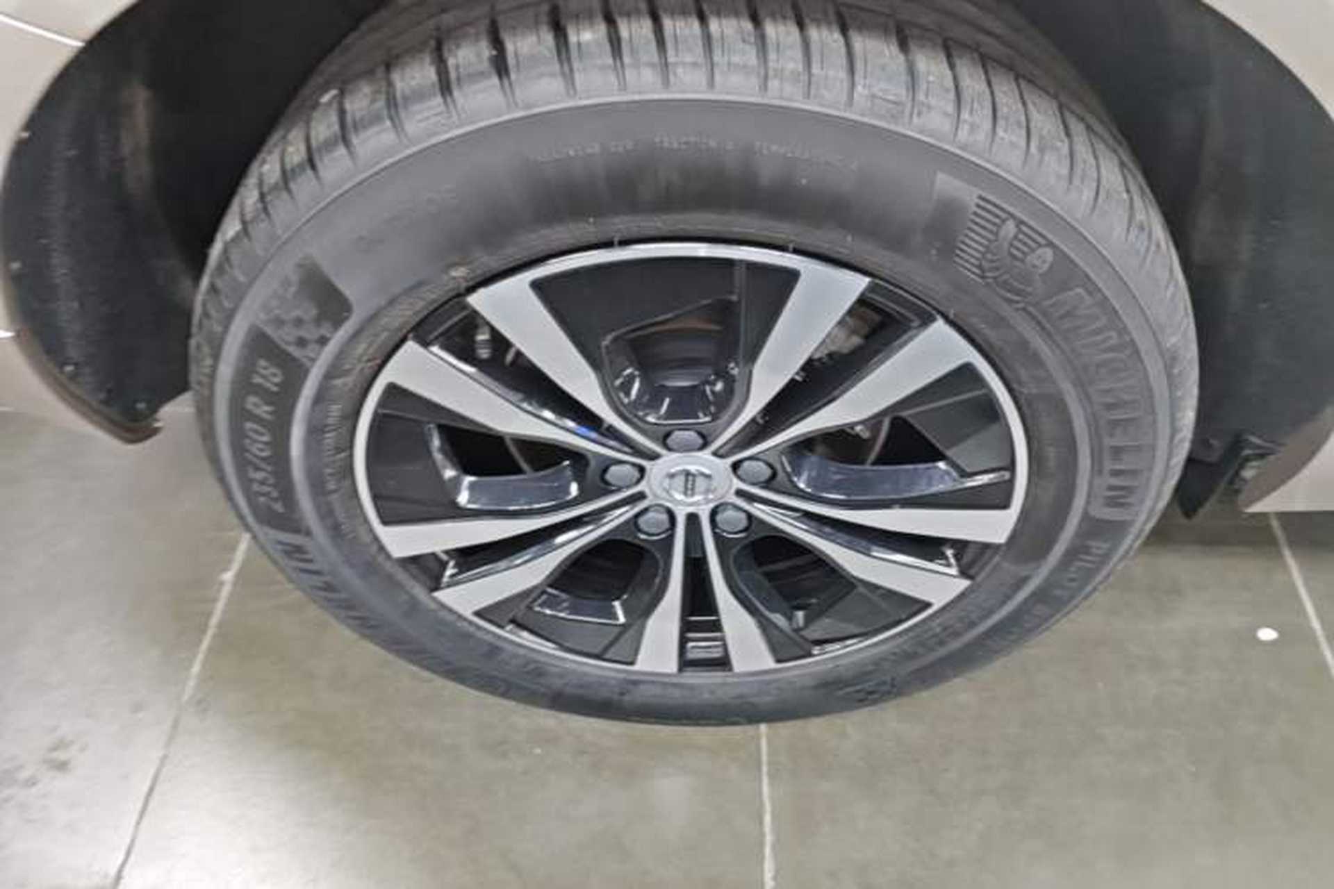 Used Volvo XC60 2025 B5 4x4 Smart Luxury Edition Right Rear Wheel Hub