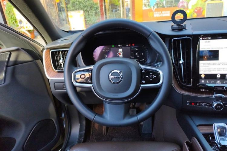 Used Volvo XC60 2025 B5 Four-Wheel Drive Smart & Advanced Luxury Edition Steering Wheel