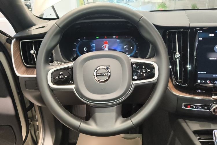 Used Volvo XC60 2025 B5 Four-Wheel Drive Smart & Advanced Luxury Edition Steering Wheel