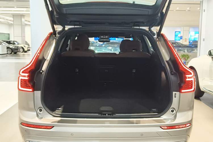 Used Volvo XC60 2025 B5 Four-Wheel Drive Smart & Advanced Luxury Edition Trunk