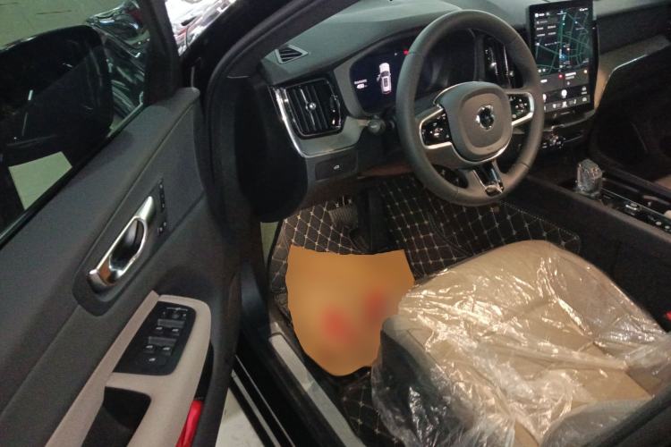 Used Volvo XC60 2026 B5 4x4 Smart Luxury Edition Driver Seat