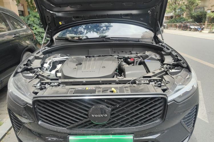 Used Volvo XC60 2026 B5 4x4 Smart Range Extreme Night Black Edition Engine Bay