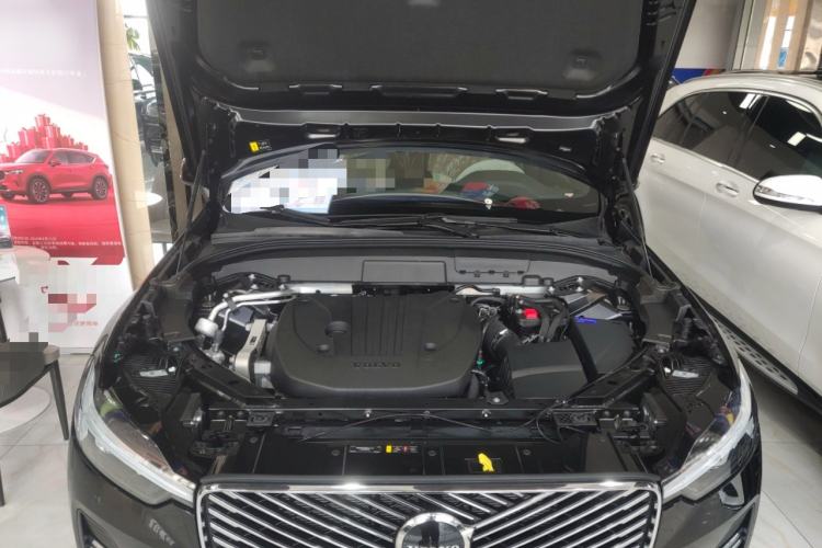Used Volvo XC60 2026 B5 4x4 Smart Luxury Edition Engine Bay