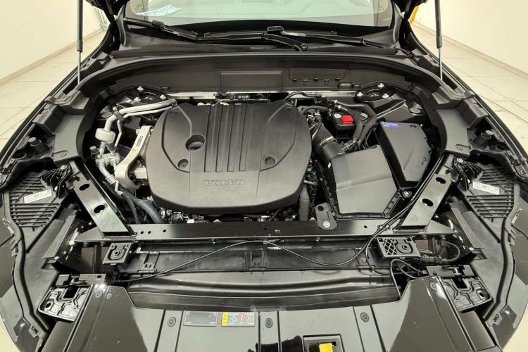 Used Volvo XC60 2026 B5 4x4 Smart Luxury Edition Engine Bay