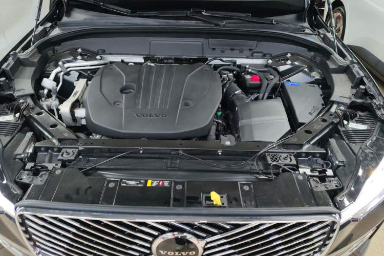 Used Volvo XC60 2026 B5 4x4 Smart Luxury Edition Engine Bay