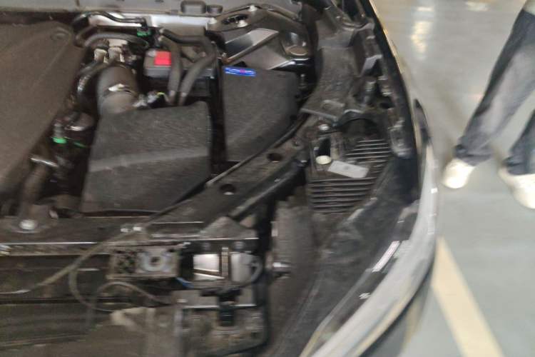 Used Volvo XC60 2026 B5 4x4 Smart Luxury Edition Engine Bay Left