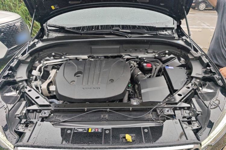 Used Volvo XC60 2026 B5 4x4 Smart Luxury Edition Engine Bay
