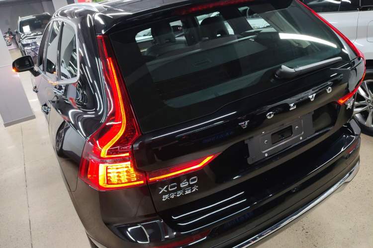 Used Volvo XC60 2026 B5 4x4 Smart Luxury Edition Exterior 2