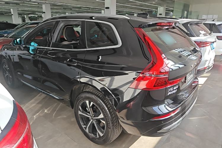 Used Volvo XC60 2026 B5 4x4 Smart Luxury Edition Exterior 2