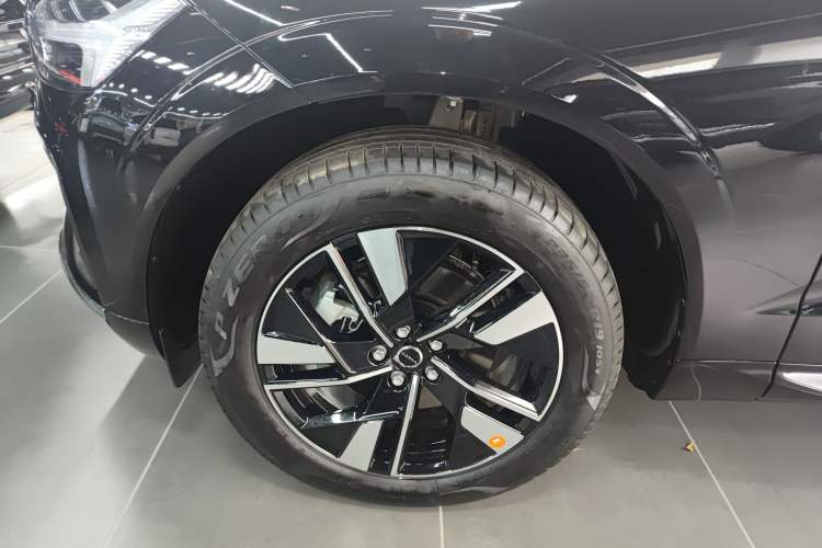 Used Volvo XC60 2026 B5 4x4 Smart Luxury Edition Exterior 6
