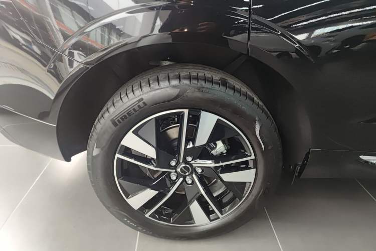Used Volvo XC60 2026 B5 4x4 Smart Luxury Edition Exterior 7