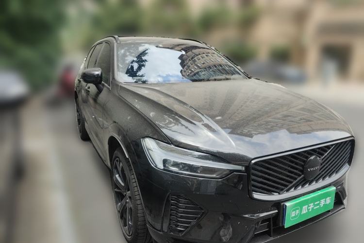 Used Volvo XC60 2026 B5 4x4 Smart Range Extreme Night Black Edition Front Right 45 Deg