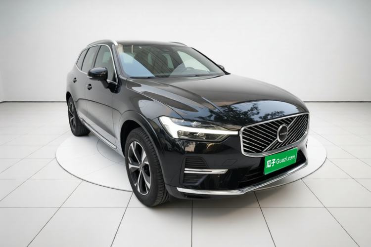Used Volvo XC60 2026 B5 4x4 Smart Luxury Edition Front Right 45 Deg