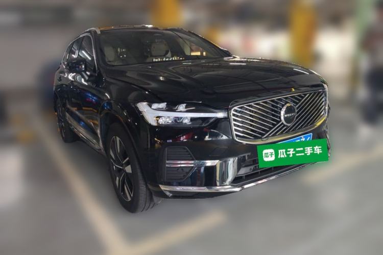 Used Volvo XC60 2026 B5 4x4 Smart Luxury Edition Front Right 45 Deg