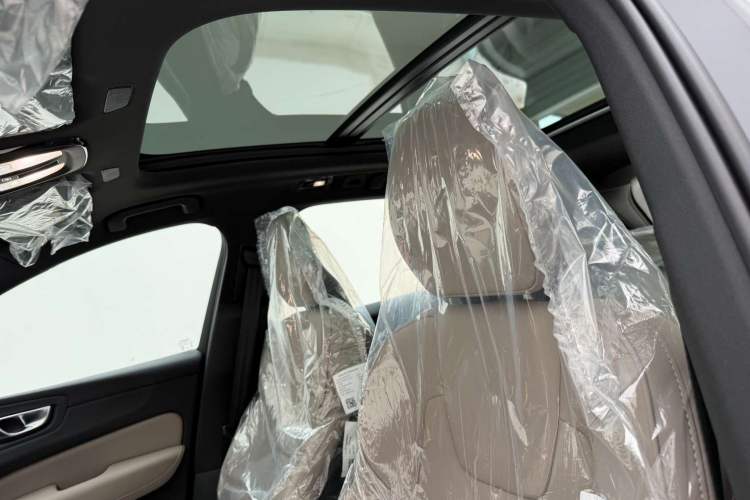 Used Volvo XC60 2026 B5 4x4 Smart Luxury Edition Headliner