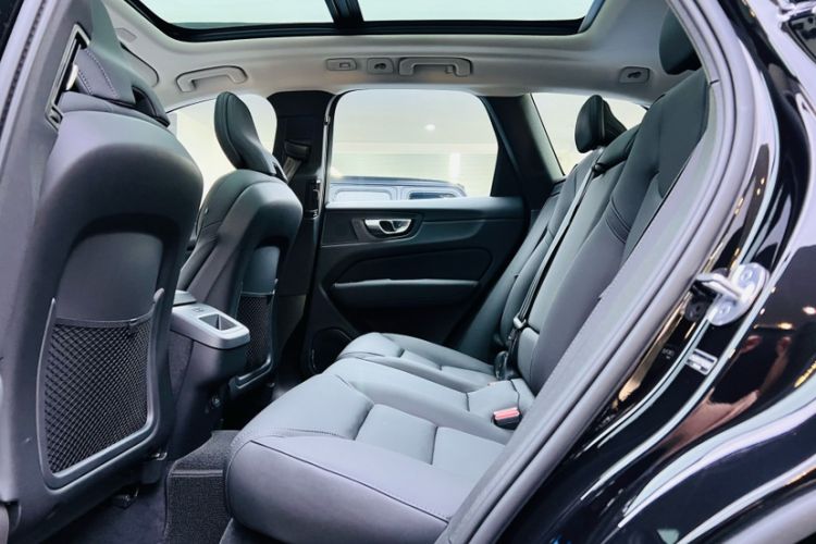 Used Volvo XC60 2026 B5 4x4 Smart Luxury Edition Interior 2