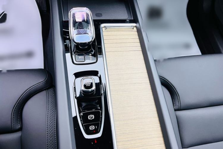 Used Volvo XC60 2026 B5 4x4 Smart Luxury Edition Interior 3