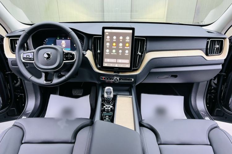 Used Volvo XC60 2026 B5 4x4 Smart Luxury Edition Interior 7
