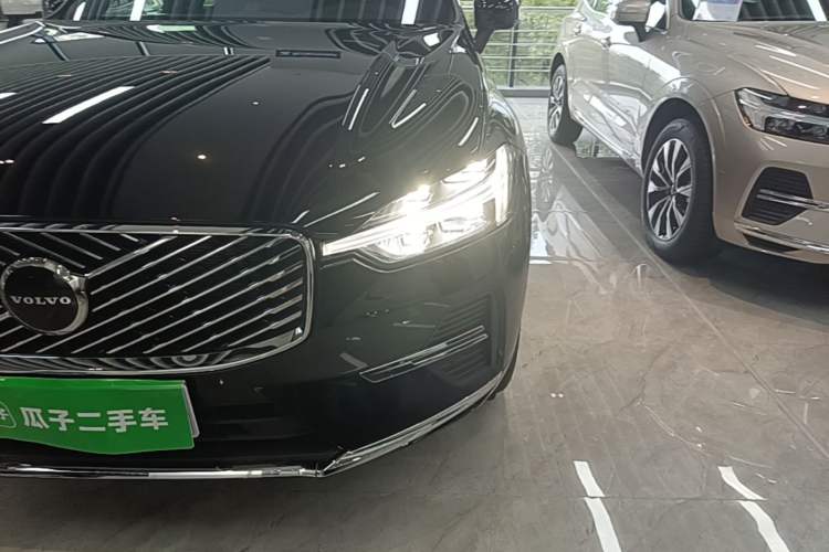 Used Volvo XC60 2026 B5 4x4 Smart Luxury Edition Left Front Headlight
