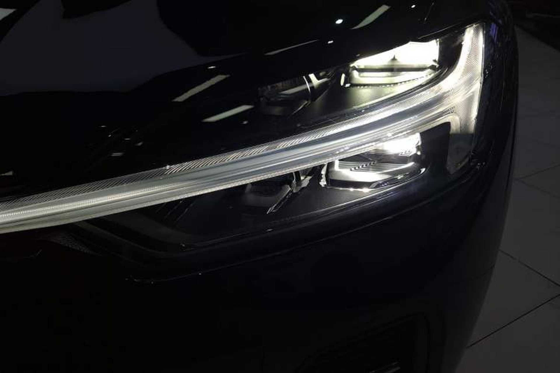 Used Volvo XC60 2026 B5 4x4 Smart Luxury Edition Left Front Headlight