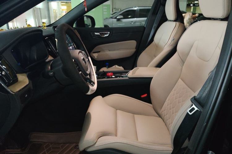 Used Volvo XC60 2026 B5 4x4 Smart Luxury Edition Left Front Seat
