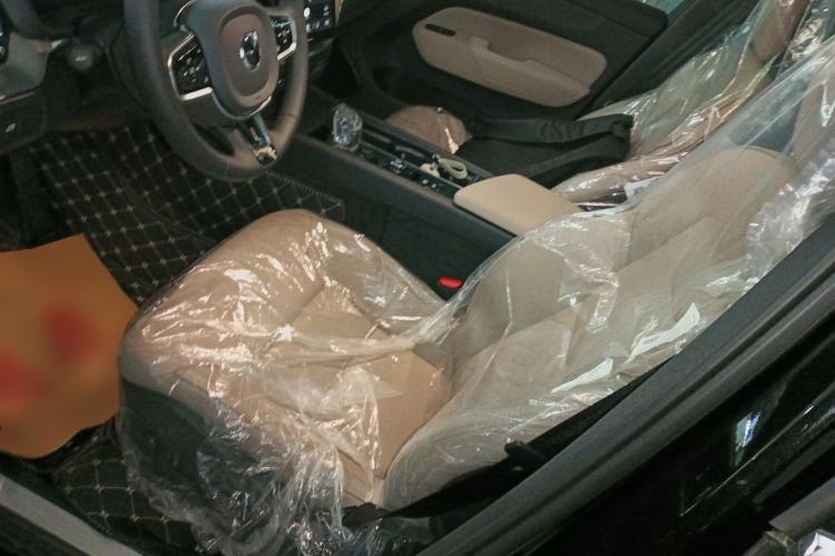 Used Volvo XC60 2026 B5 4x4 Smart Luxury Edition Left Front Seat