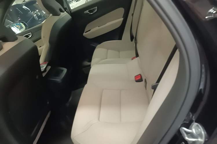 Used Volvo XC60 2026 B5 4x4 Smart Luxury Edition Left Rear Seat