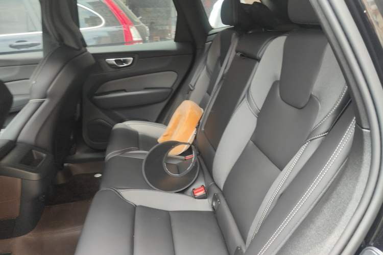 Used Volvo XC60 2026 B5 4x4 Smart Range Extreme Night Black Edition Left Rear Seat