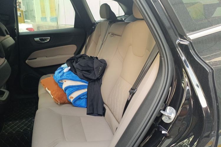 Used Volvo XC60 2026 B5 4x4 Smart Luxury Edition Left Rear Seat