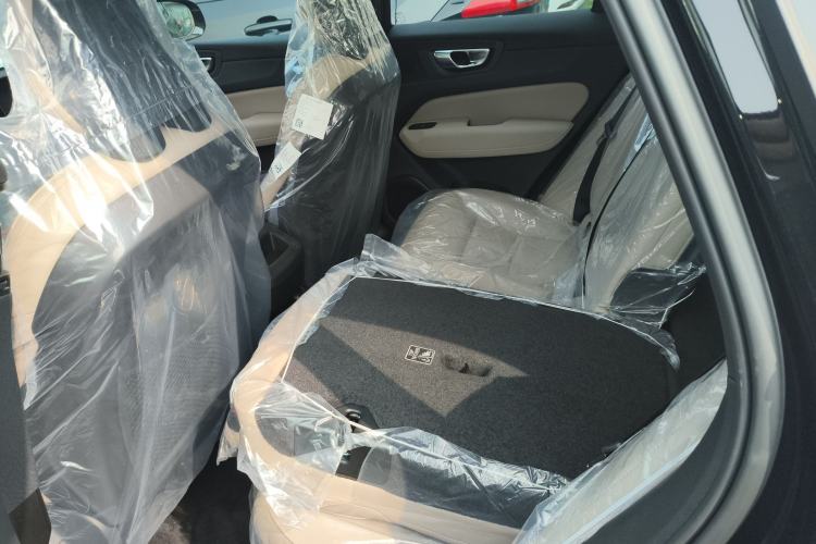 Used Volvo XC60 2026 B5 4x4 Smart Luxury Edition Left Rear Seat