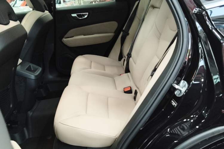 Used Volvo XC60 2026 B5 4x4 Smart Luxury Edition Left Rear Seat