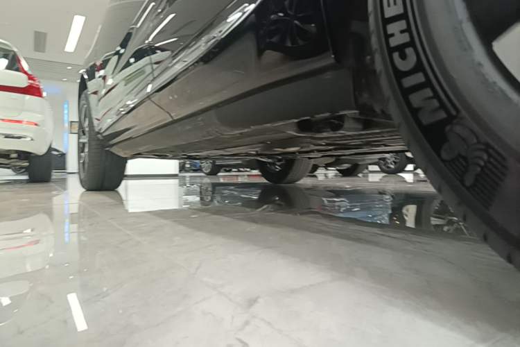 Used Volvo XC60 2026 B5 4x4 Smart Luxury Edition Left Side Sill