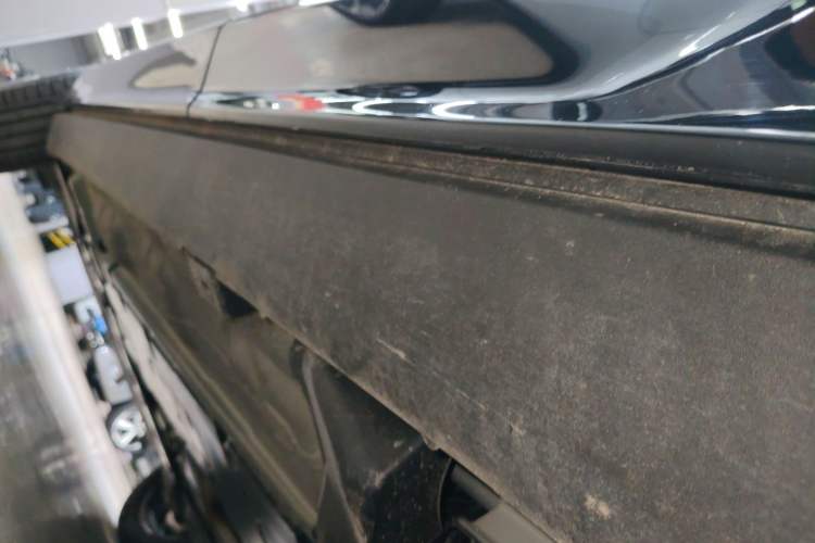 Used Volvo XC60 2026 B5 4x4 Smart Luxury Edition Left Side Sill
